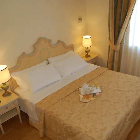 Hotel Laguna 4*