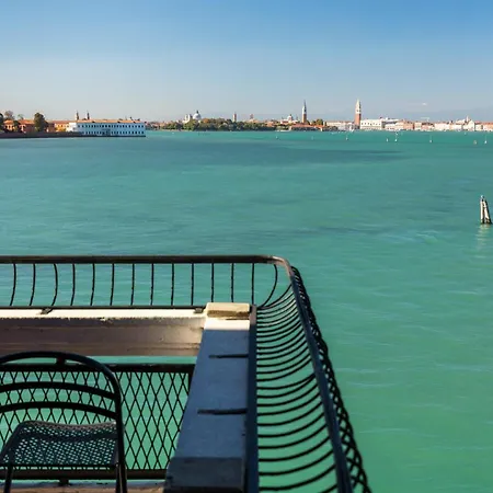 Hotel Laguna 4*