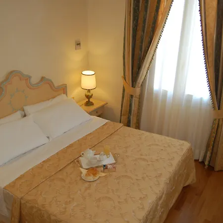 Hotel Laguna 4*