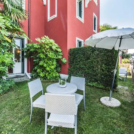 Laguna Hotel 4*