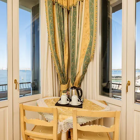 Hotel Laguna 4*