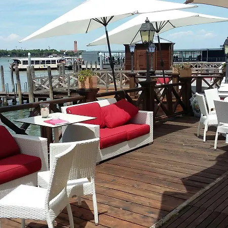 Laguna Hotel 4*