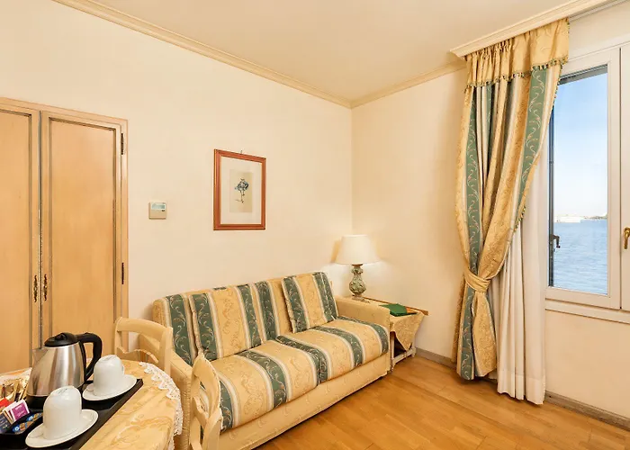 Otel Laguna 4*