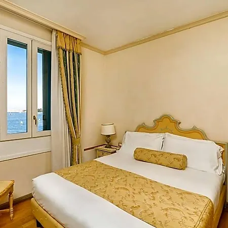 Hotel Laguna 4*