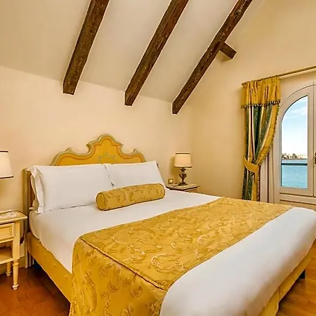 Laguna 4*