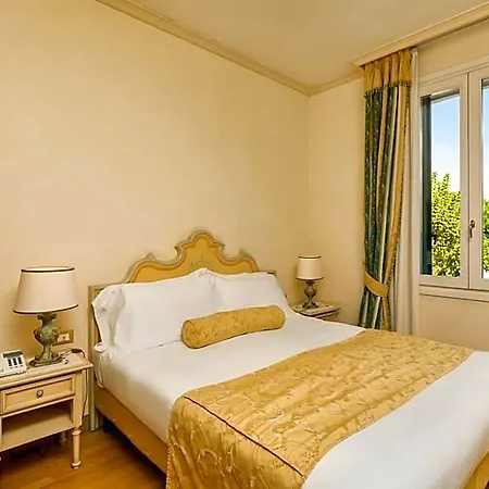 Hotel Laguna 4*