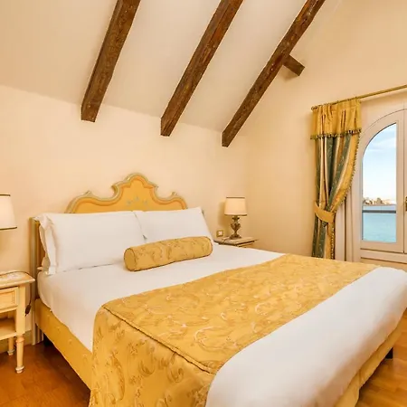 Hotel Laguna